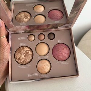 Baked Highlight & Blush Makeup Palette - Pink & Gold Shades